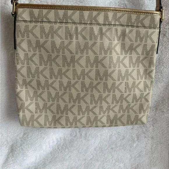 Michael Kors Monogrammed Crossbody - Picture 10 of 16
